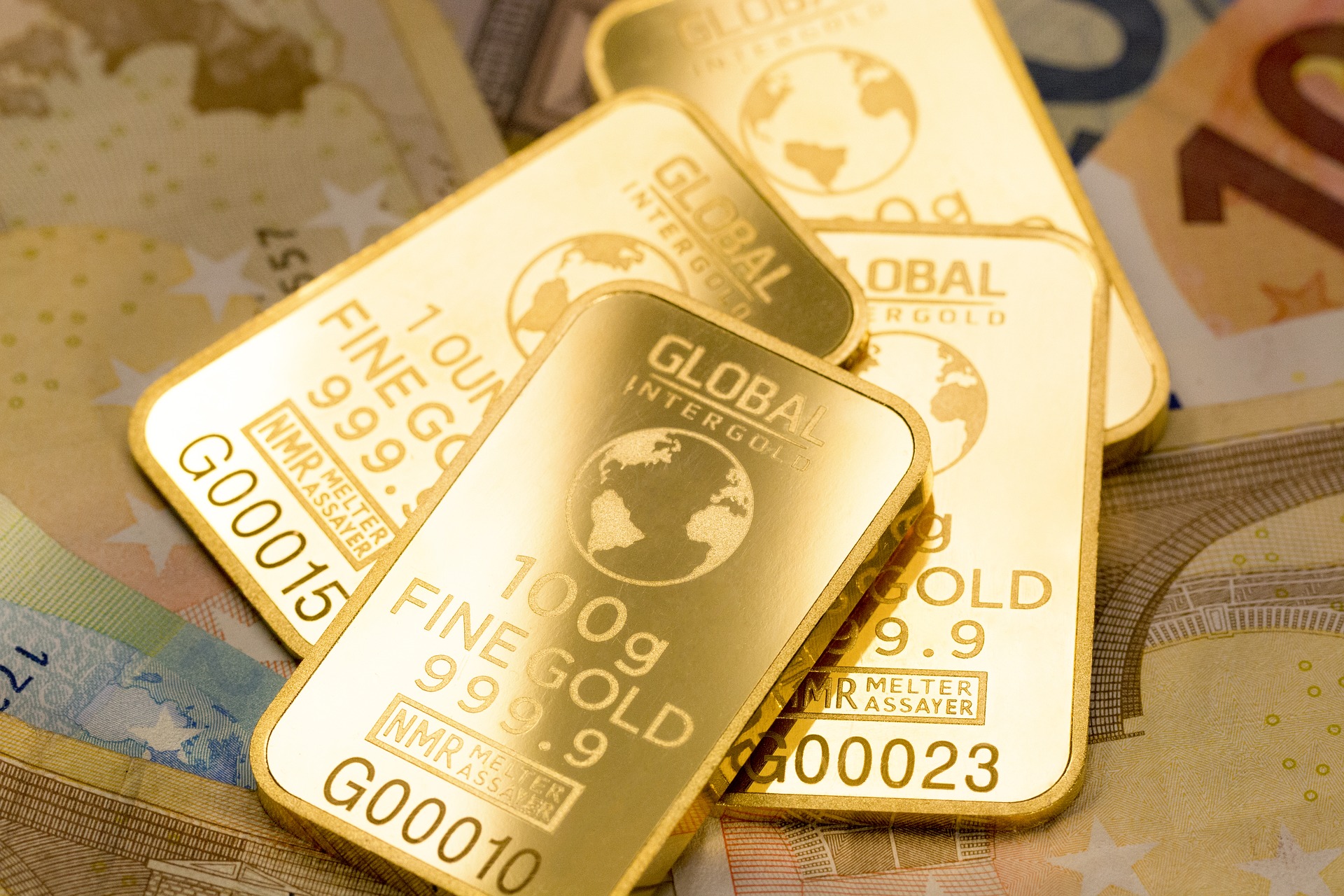 Investing in gold through ETFs